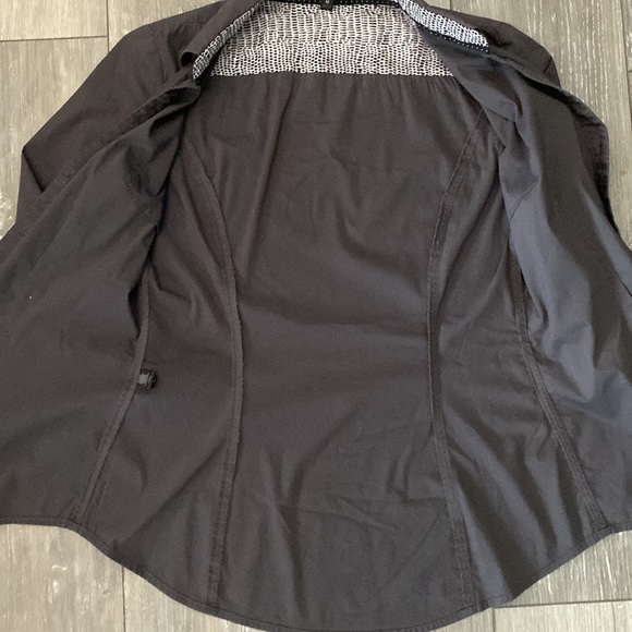 Express Button Up Top - Picture 9 of 10